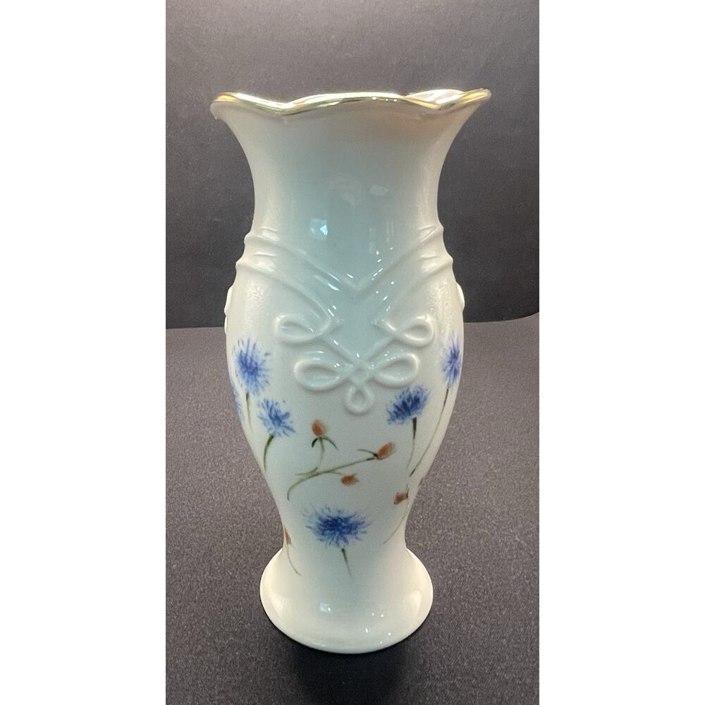Lenox Bone China Floral Bud‎ Vase 5”. Beautiful. Excellent Condition. Free Ship